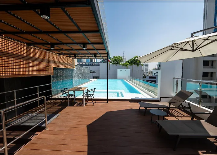 6th Avenue Sukhumvit Bkk 308 Bts Asoke & Nana Mrt Sukhumvit