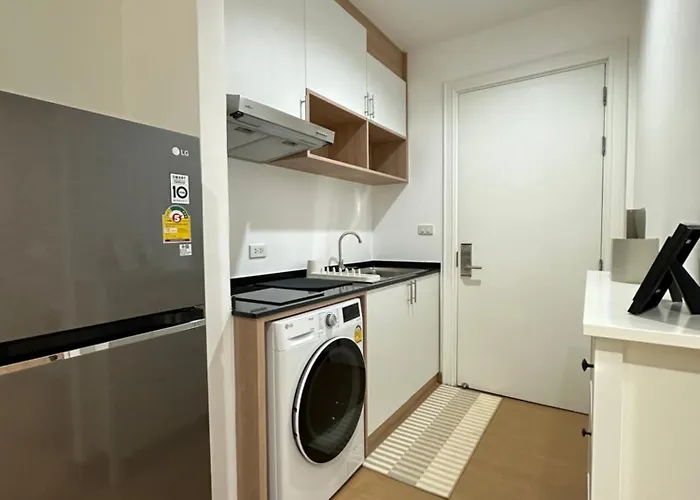 6th Avenue Sukhumvit Bkk 308 Bts Asoke & Nana Mrt Sukhumvit