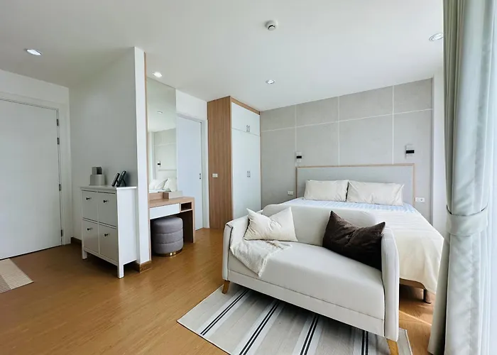 6th Avenue Sukhumvit Bkk 308 Bts Asoke & Nana Mrt Sukhumvit * Bangkok